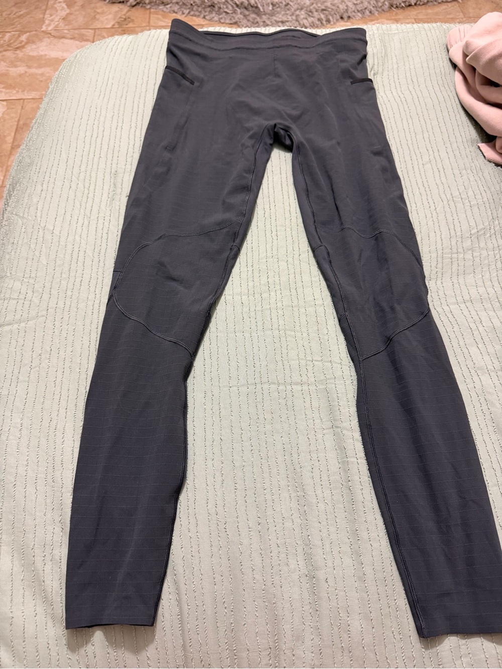 lululemon athletica men’s Charcoal Gray Performance Leggings